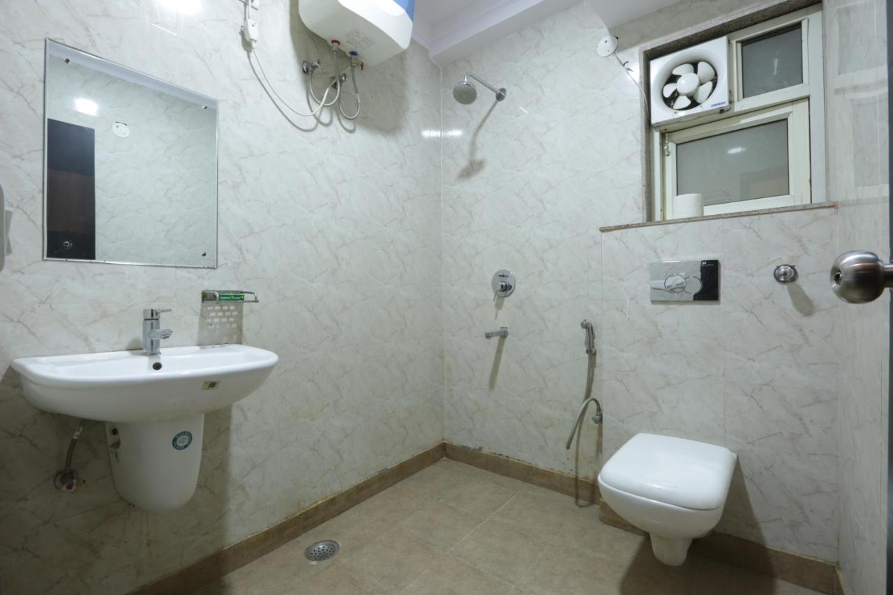 Hotel Ark Wood At Airport New Delhi Exterior photo