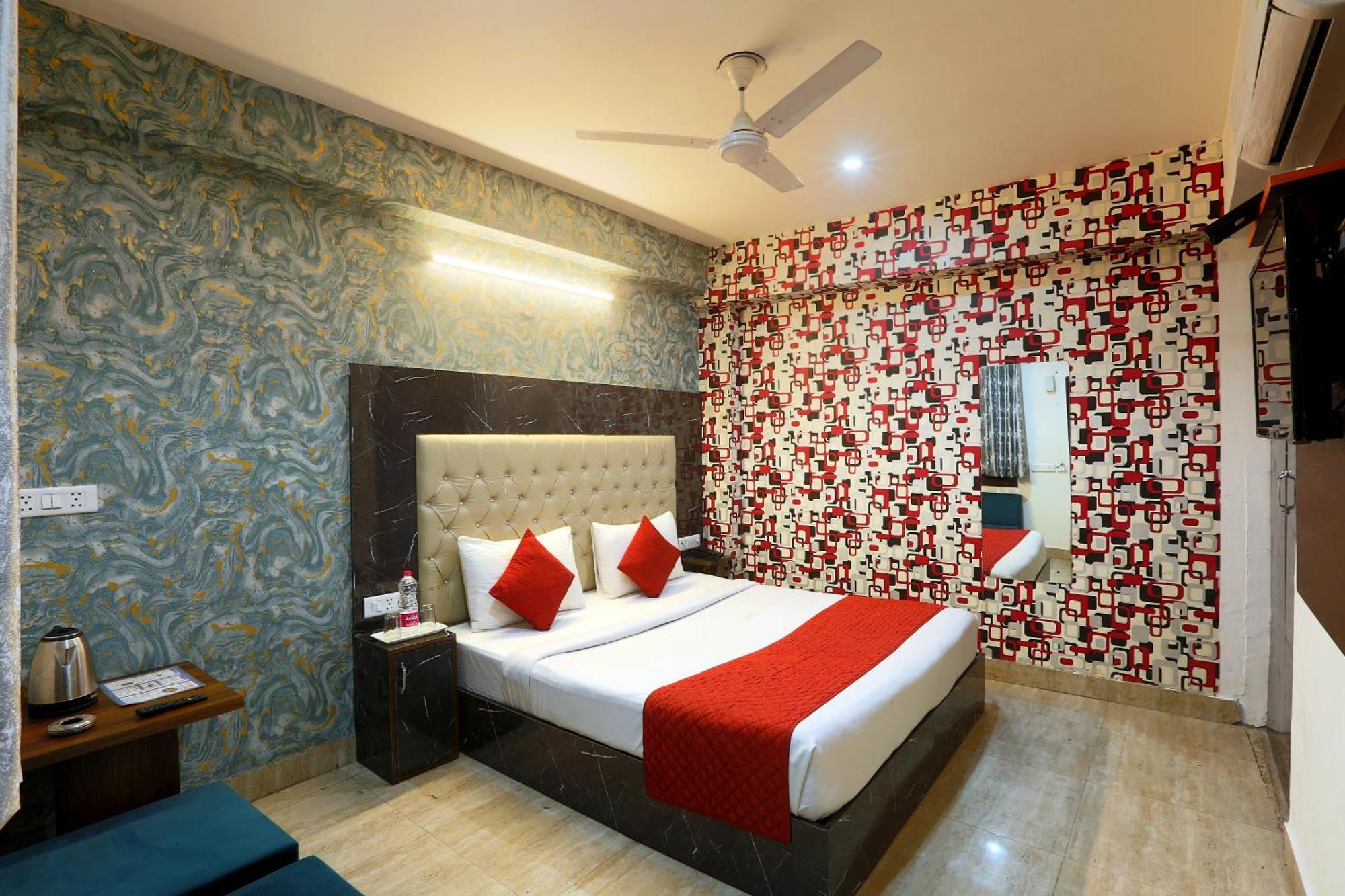 Hotel Ark Wood At Airport New Delhi Exterior photo