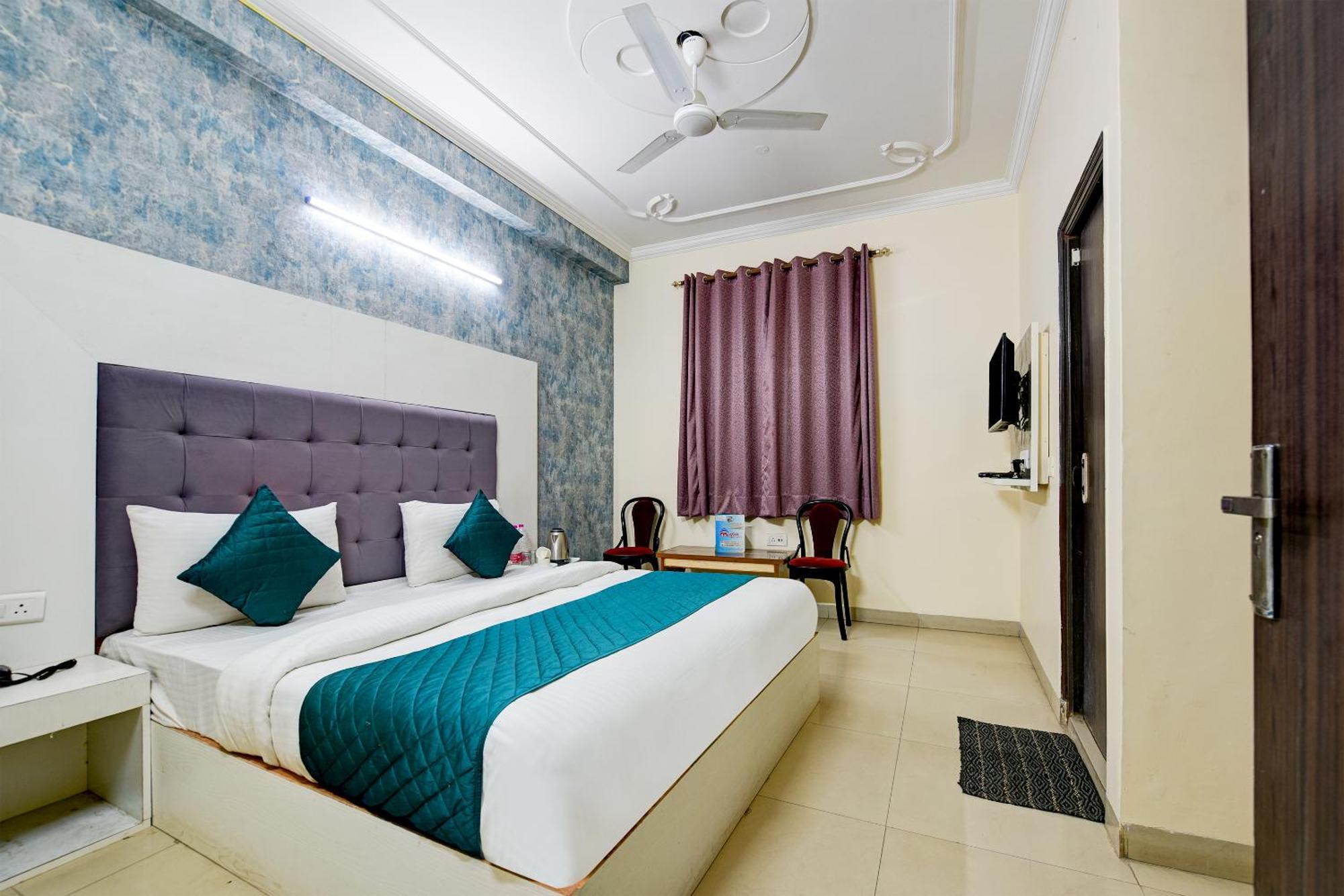 Hotel Ark Wood At Airport New Delhi Exterior photo