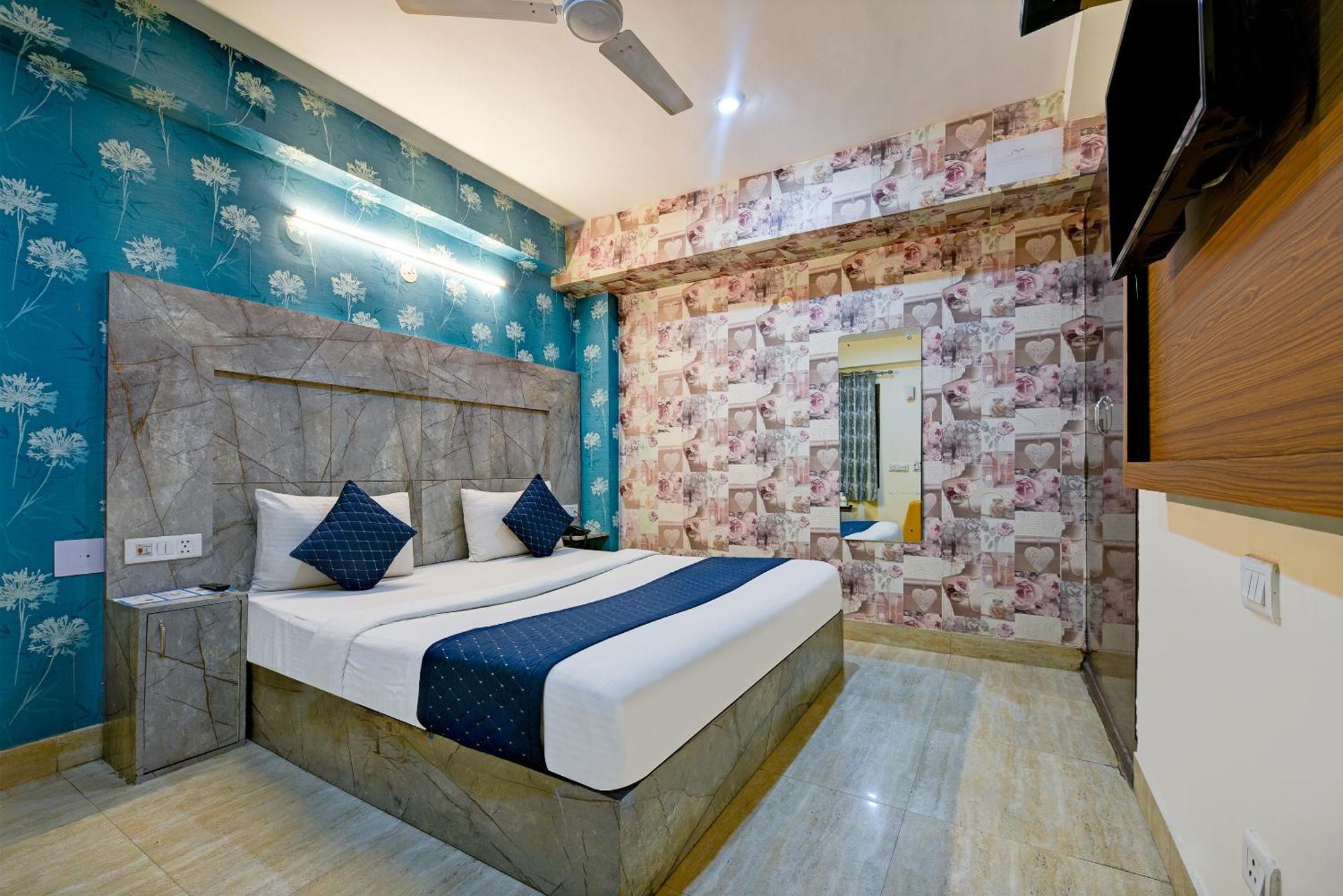 Hotel Ark Wood At Airport New Delhi Exterior photo